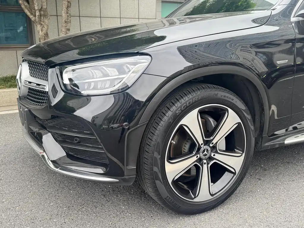 Mercedes-Benz GLC 2023