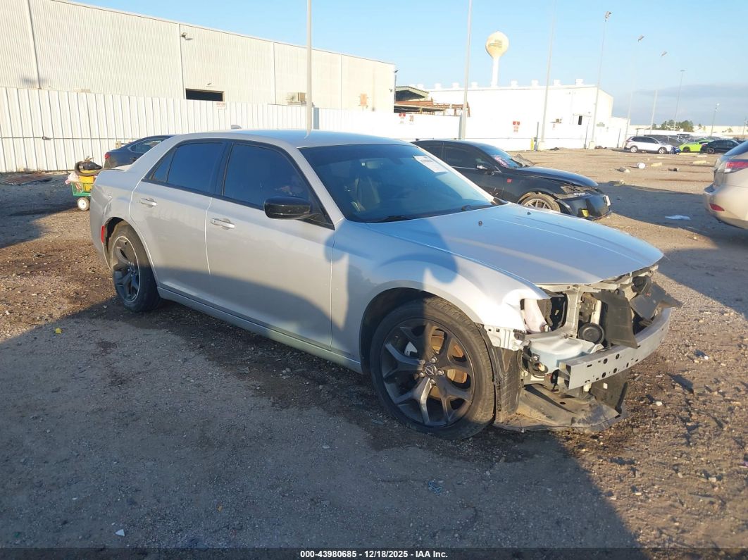 Chrysler 300 2023