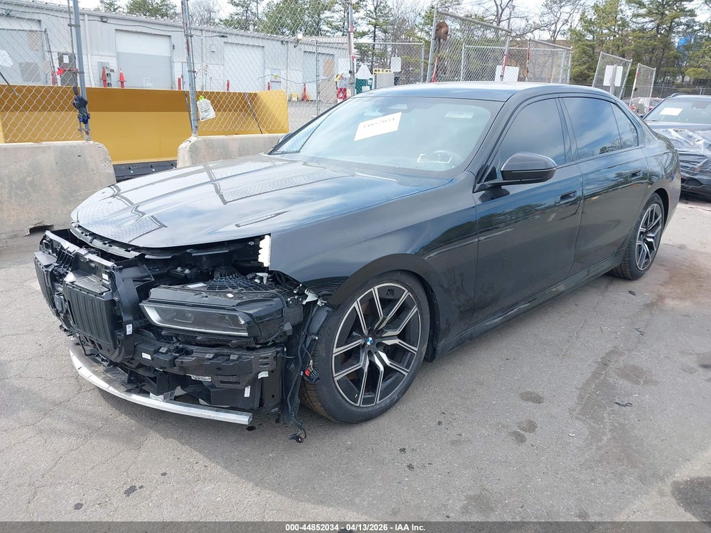 BMW 740 2025