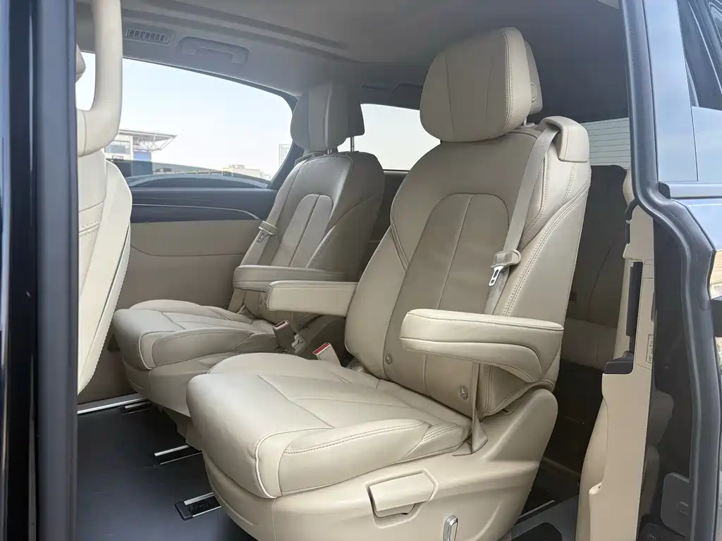 Buick GL8 2024