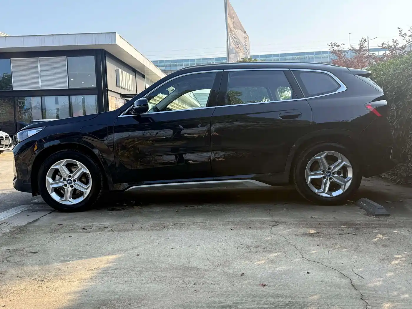 BMW iX1 2025
