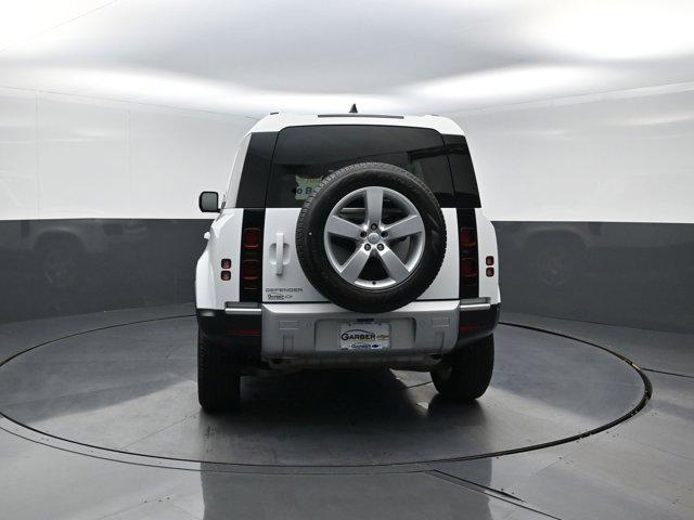 Land Rover Defender 2024