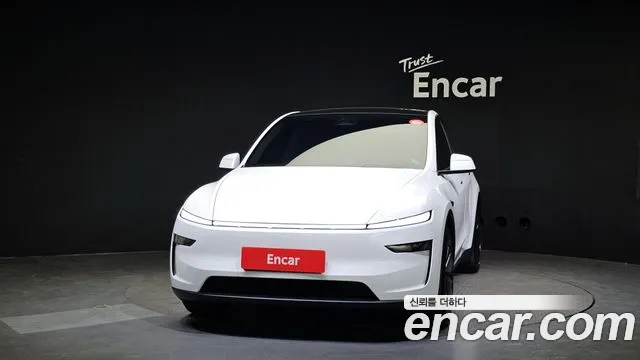 Tesla Model Y 2025