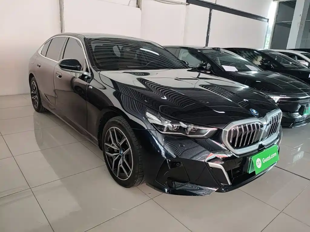 BMW i5 2025