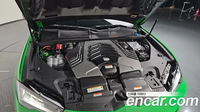 Lamborghini Urus 2024
