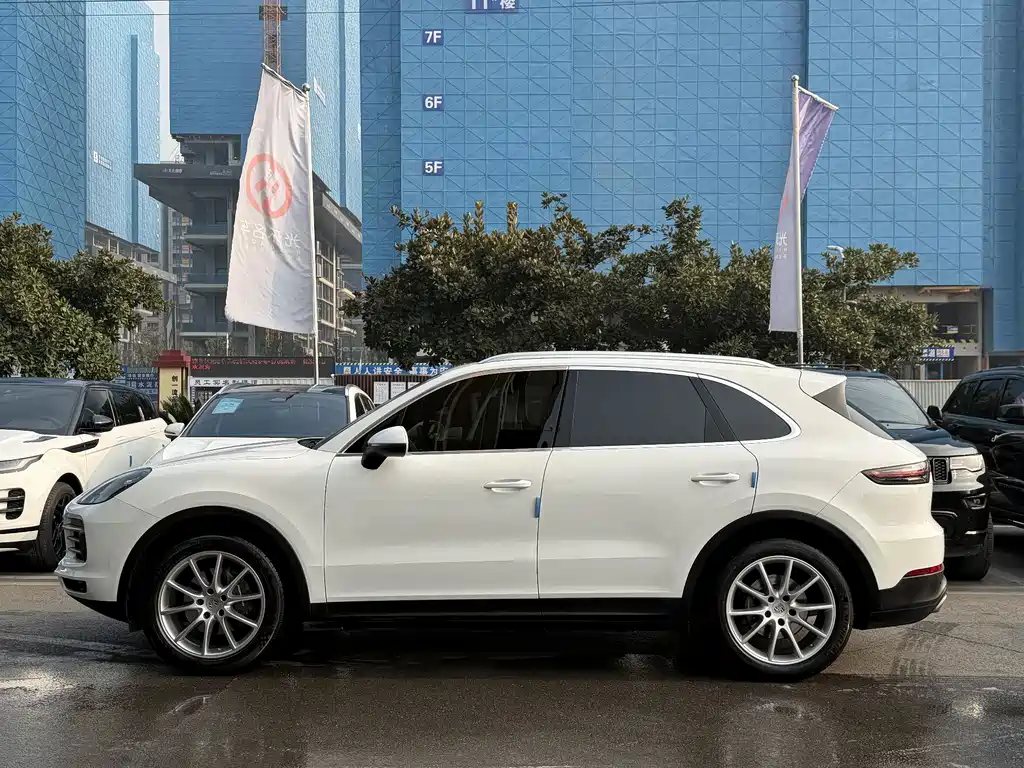 Porsche Cayenne 2021
