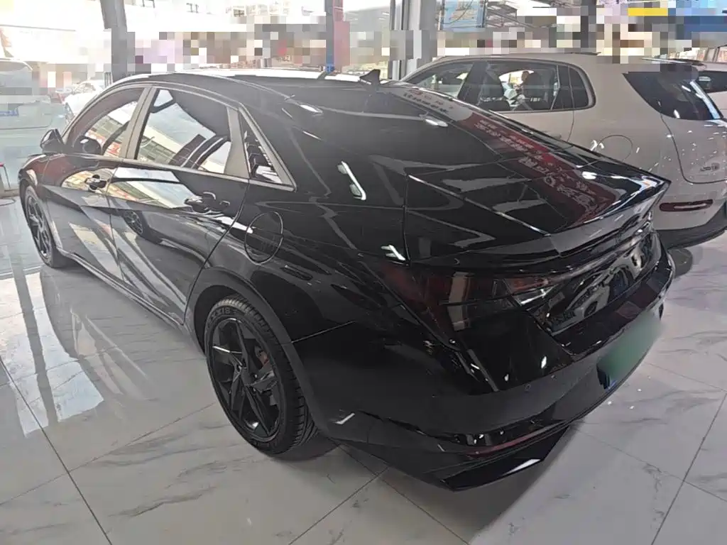 Hyundai Elantra 2022