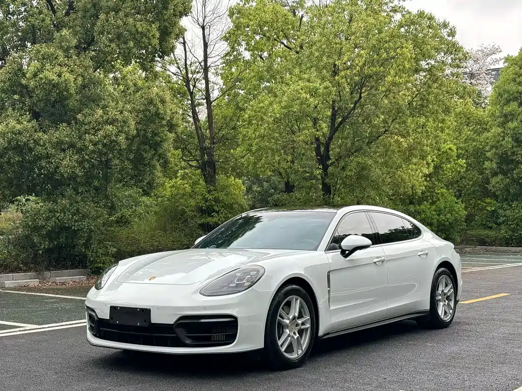 Porsche Panamera 2024