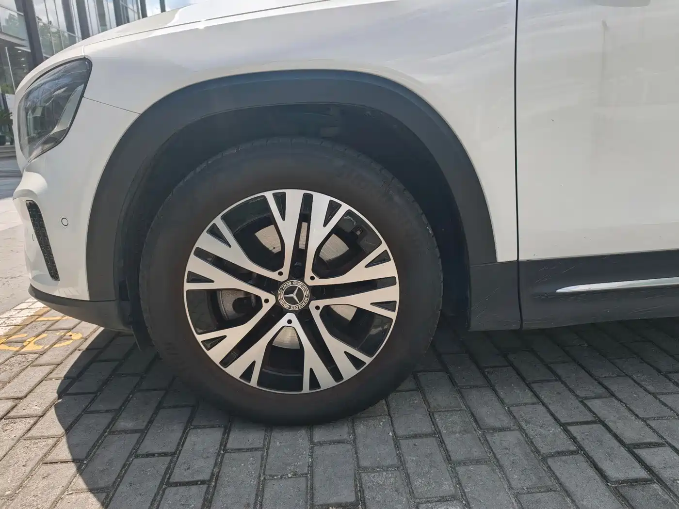 Mercedes-Benz GLB 2024