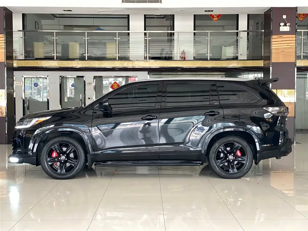 Toyota Highlander 2021