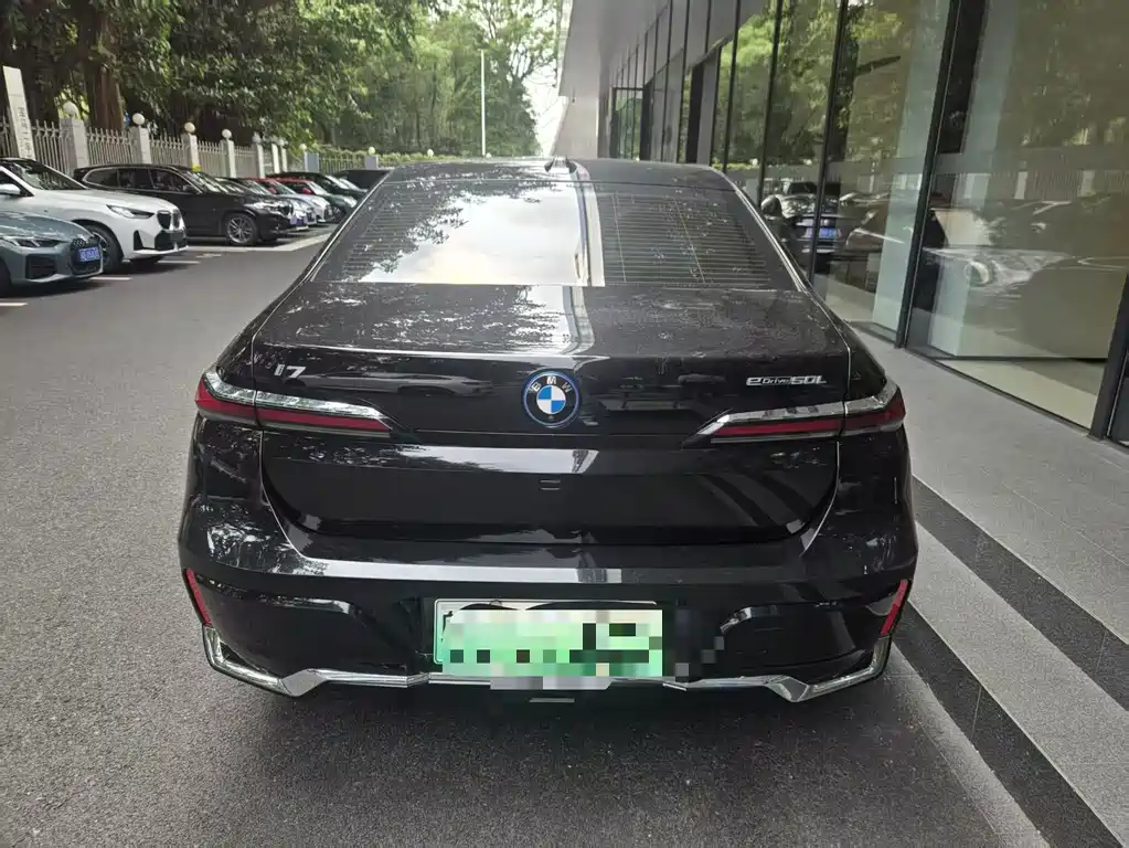 BMW i7 2024