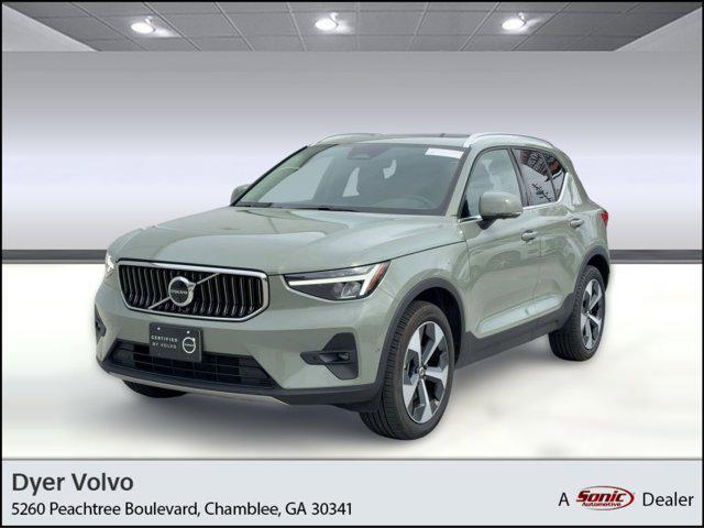 Volvo XC40 2025