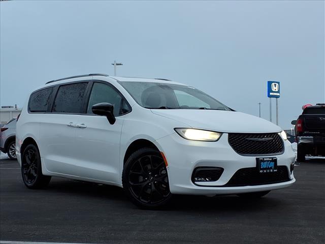 Chrysler Pacifica 2023