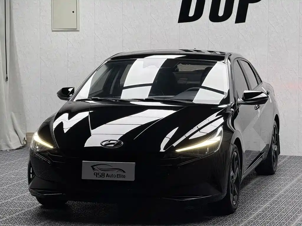 Hyundai Elantra 2022