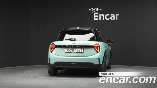 Mini COOPER 2024