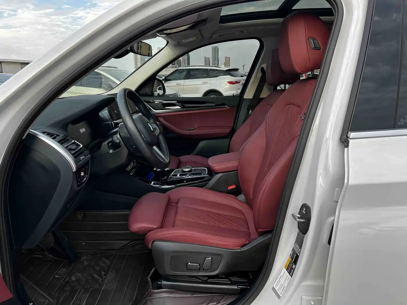 BMW iX3 2025