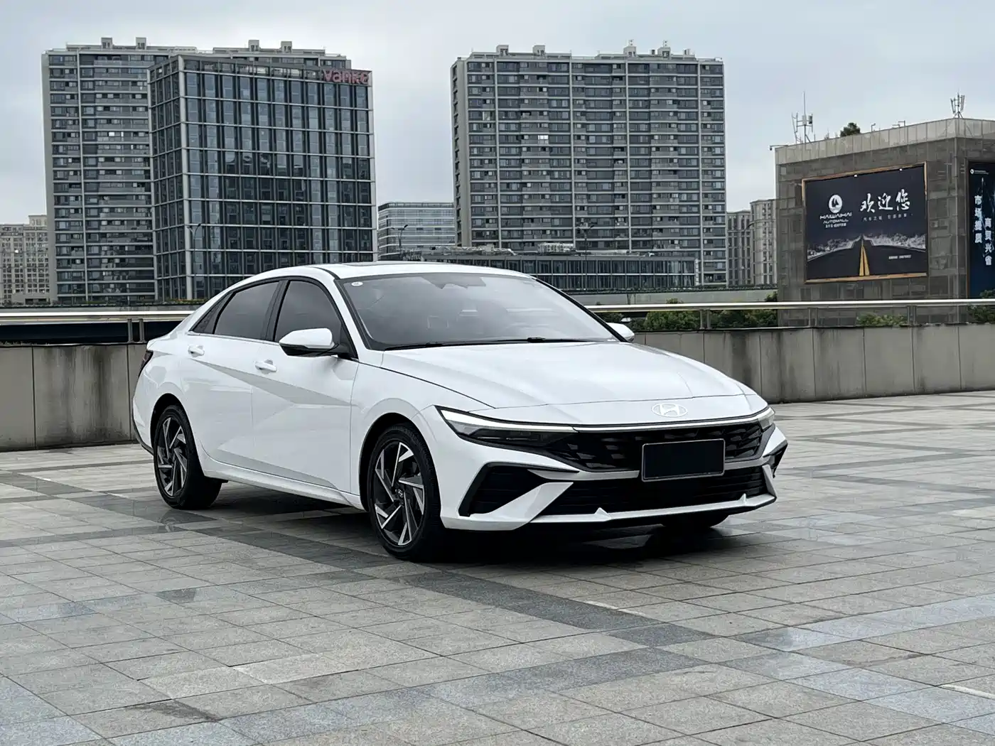 Hyundai Elantra 2025