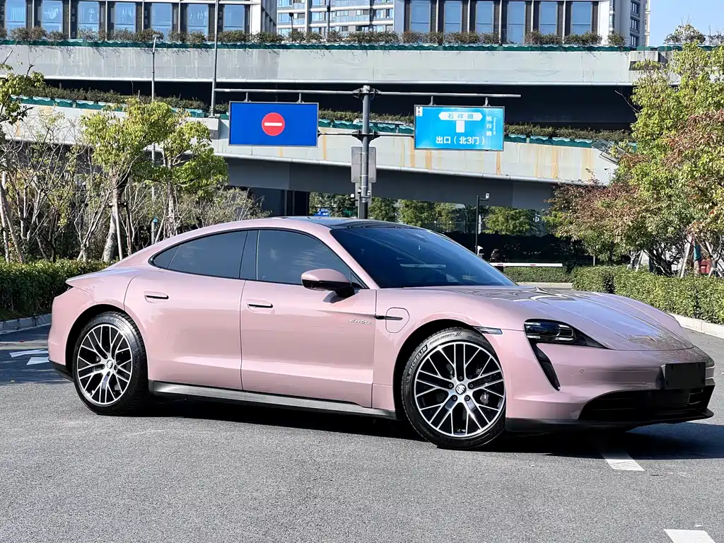 Porsche Taycan 2022