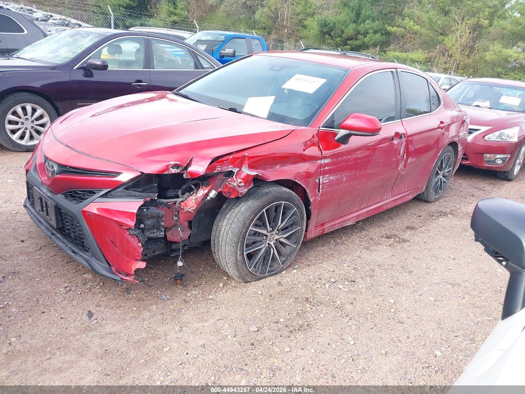 Toyota Camry 2021