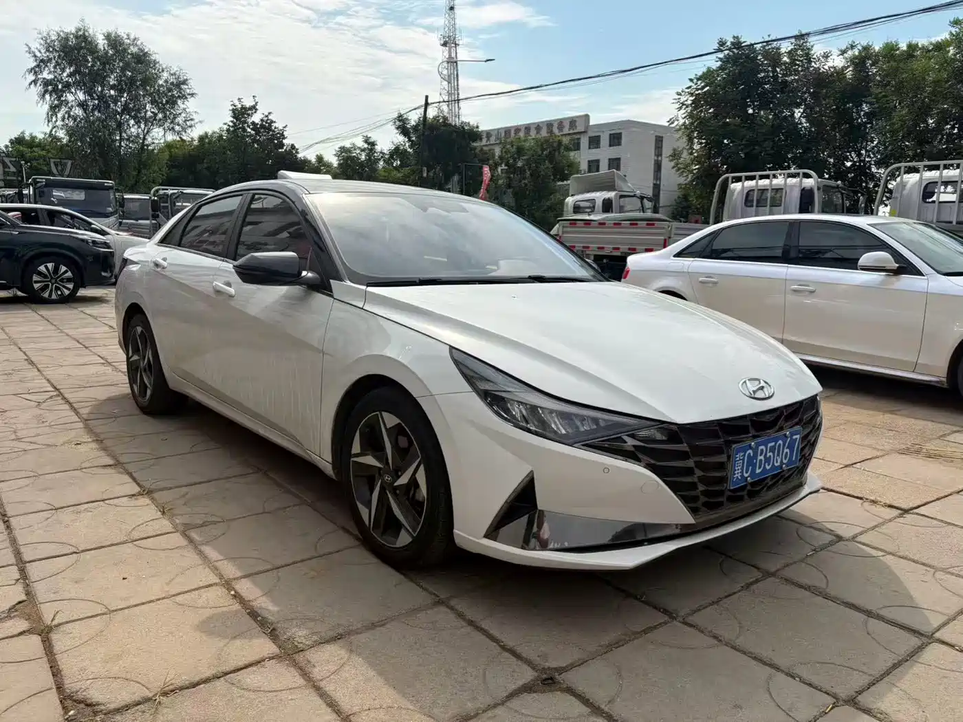 Hyundai Elantra 2022