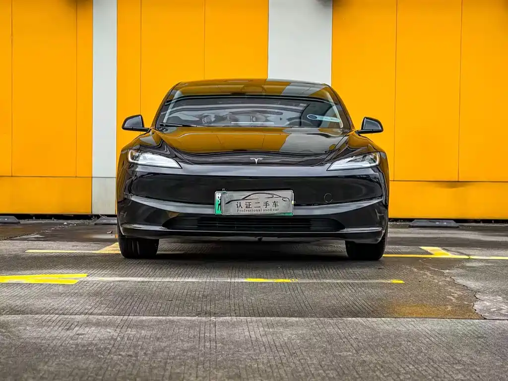 Tesla Model 3 2024