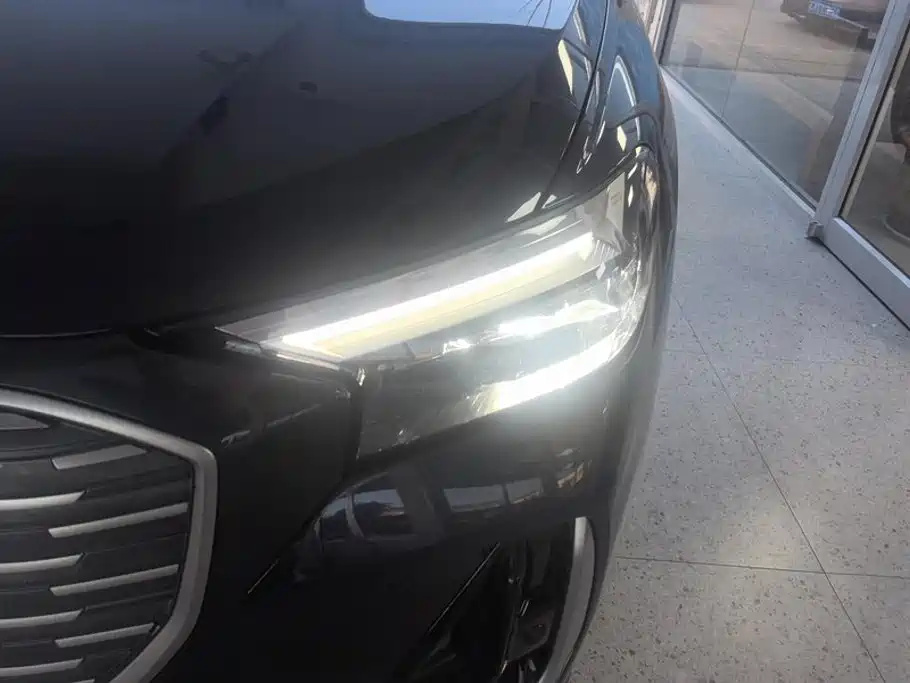 Audi Q4 e-tron 2023