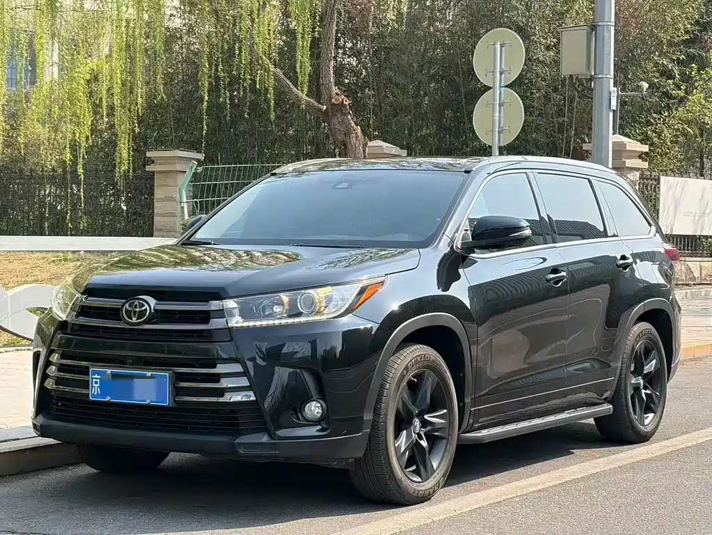 Toyota Highlander 2021