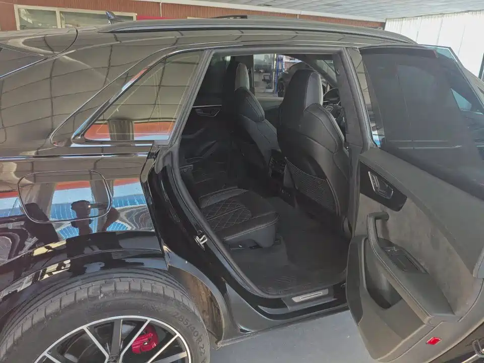 Audi Q8 2023