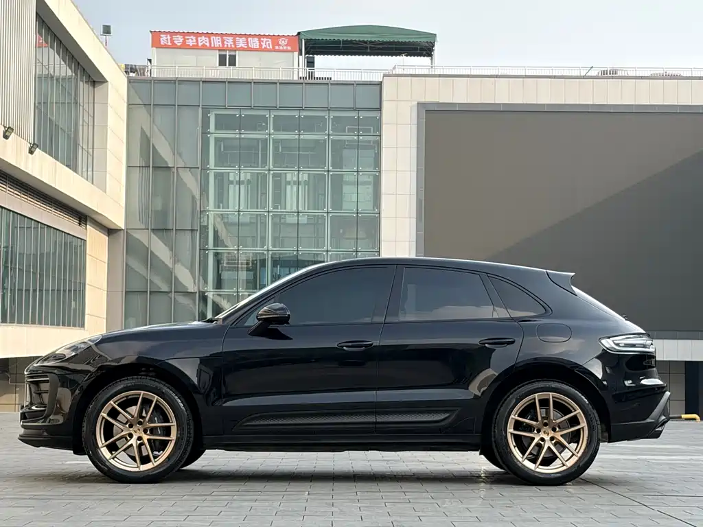 Porsche Macan 2024