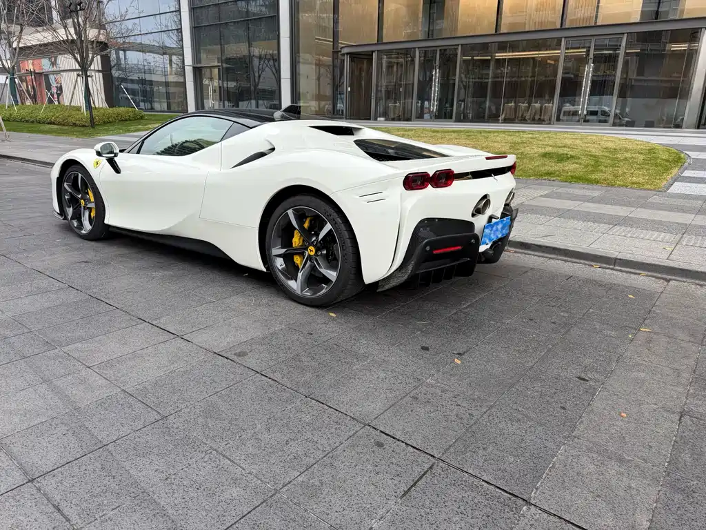 Ferrari SF90 2025