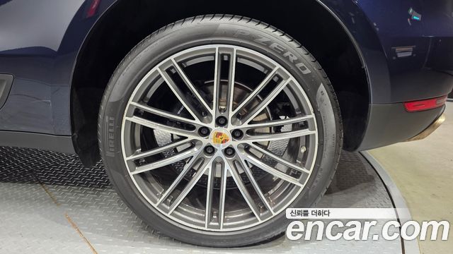 Porsche Macan 2021