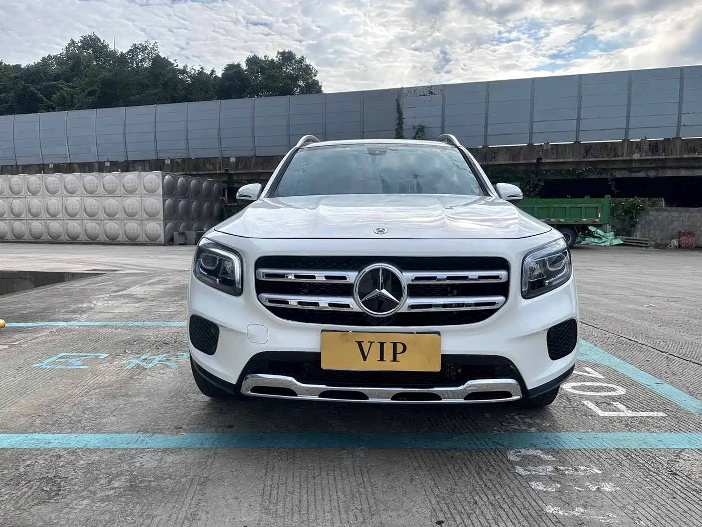 Mercedes-Benz GLB 2023