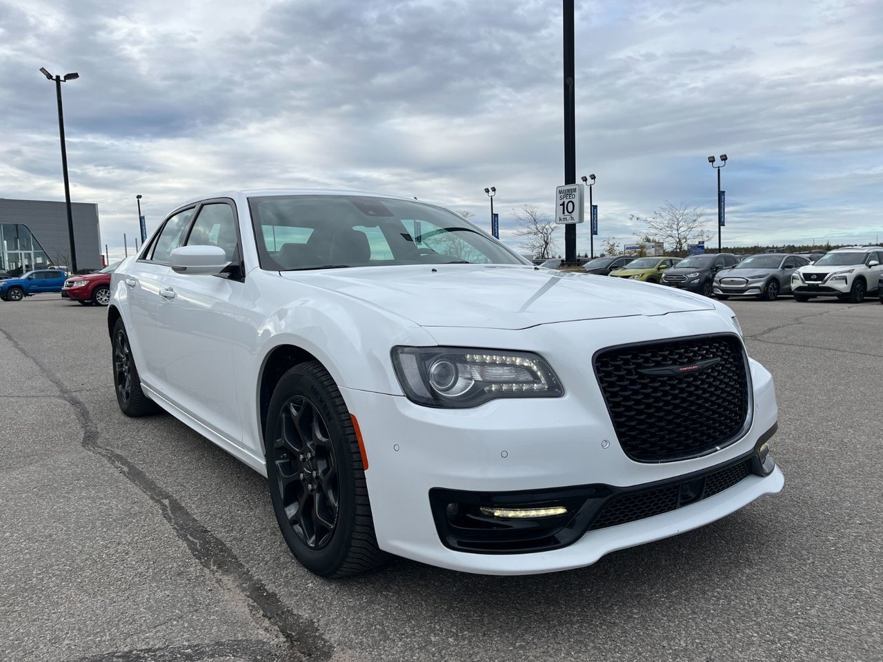 Chrysler 300 2023