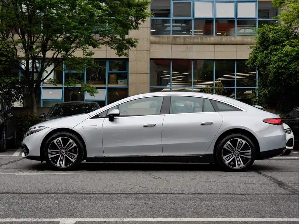 Mercedes-Benz EQS 2024
