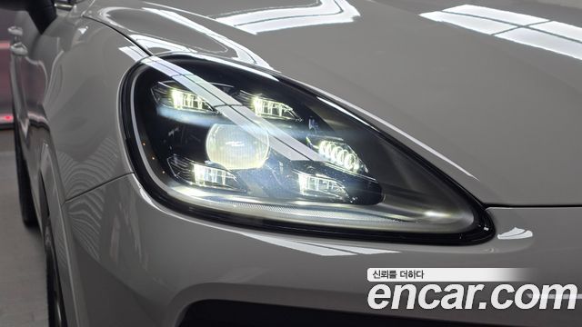 Porsche Cayenne 2022