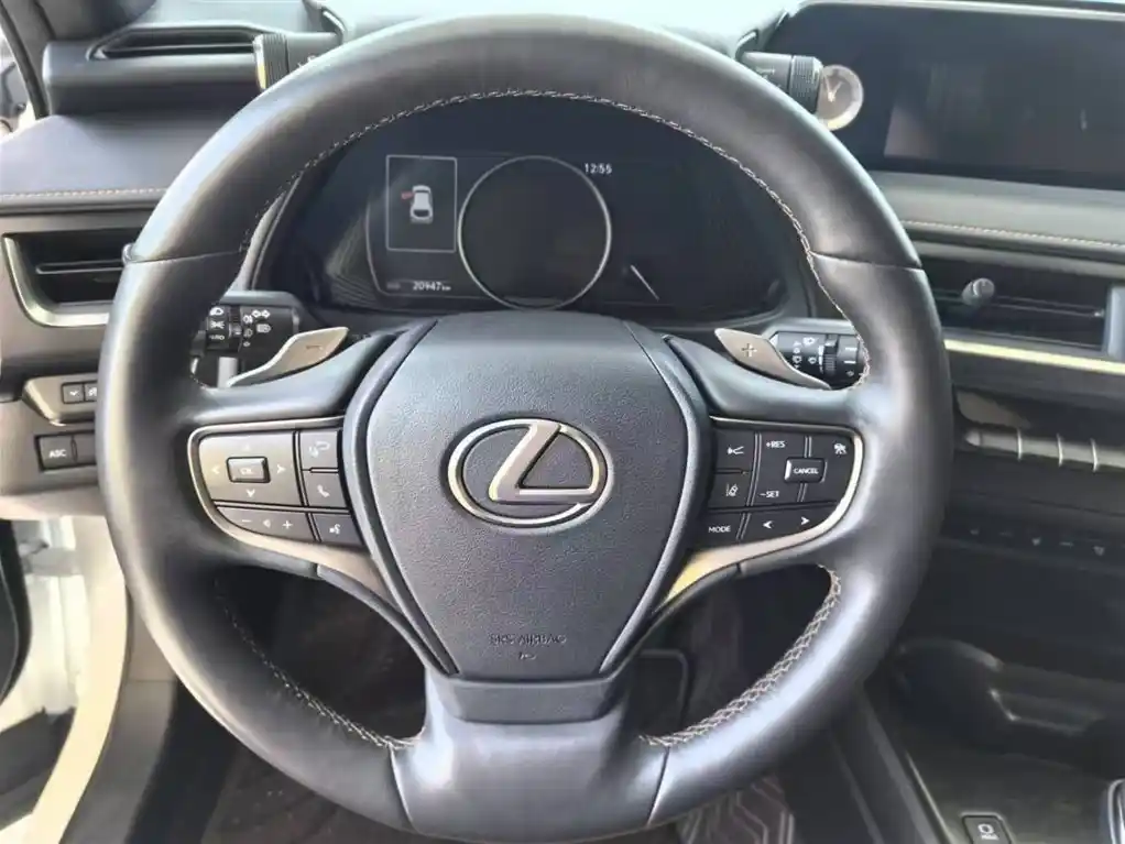 Lexus UX 2022