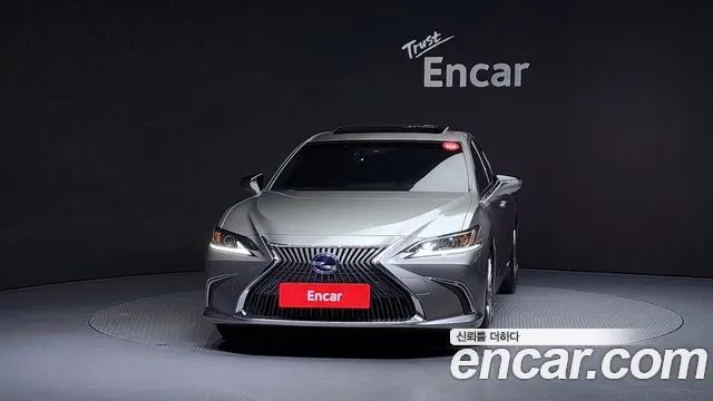Lexus ES 2021