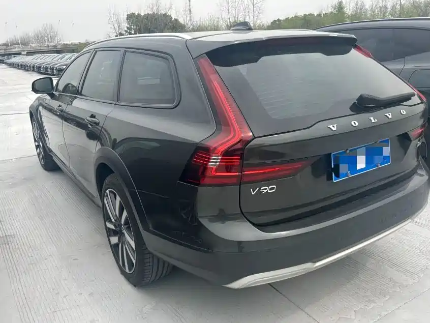Volvo V90 2021