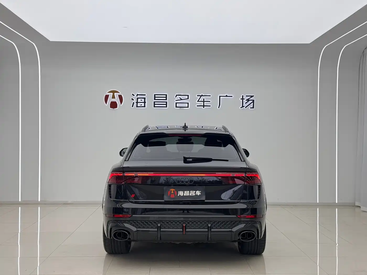 Audi RS Q8 2025