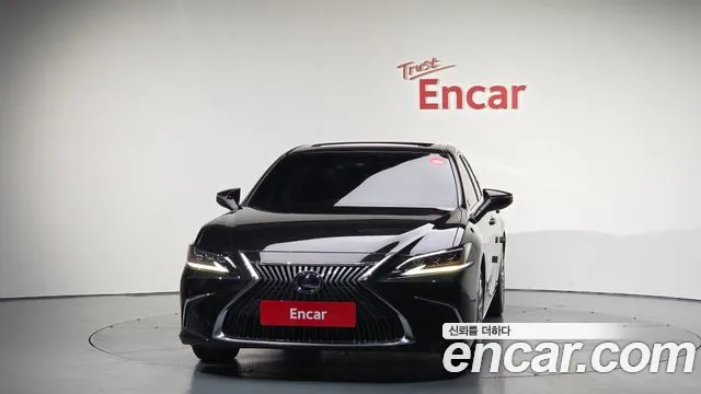Lexus ES 2020