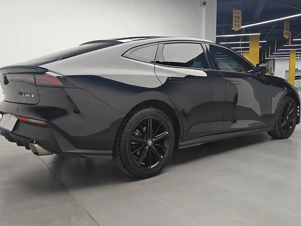Changan UNI-V 2023
