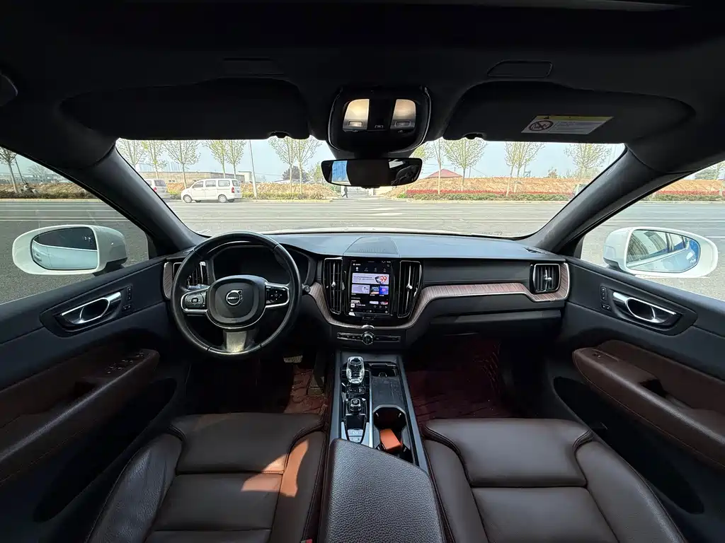 Volvo XC60 2022