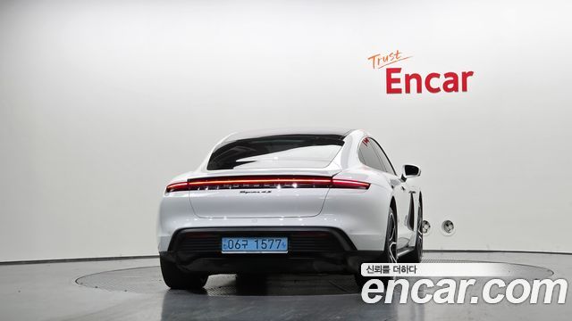 Porsche Taycan 2023