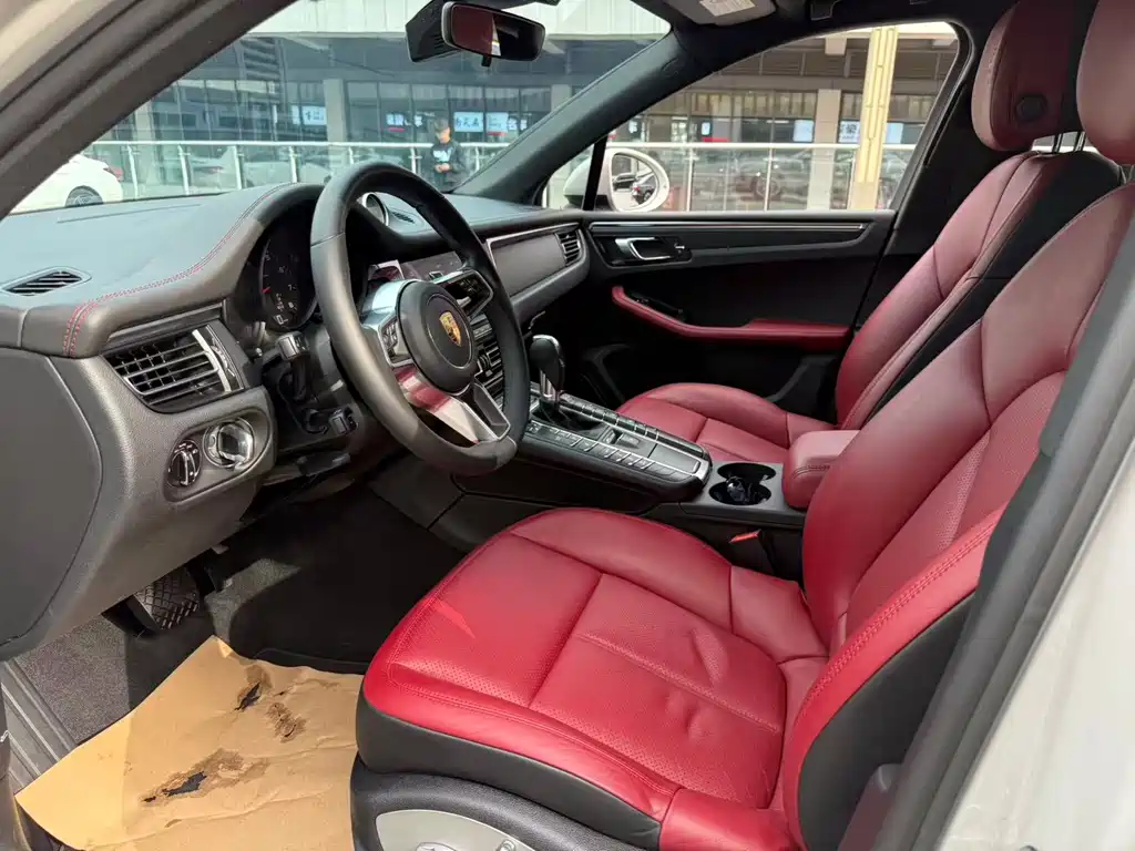 Porsche Macan 2021