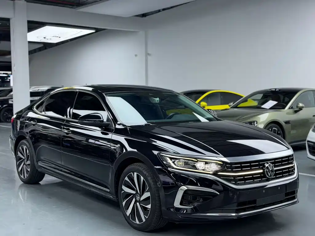 Volkswagen Passat 2023
