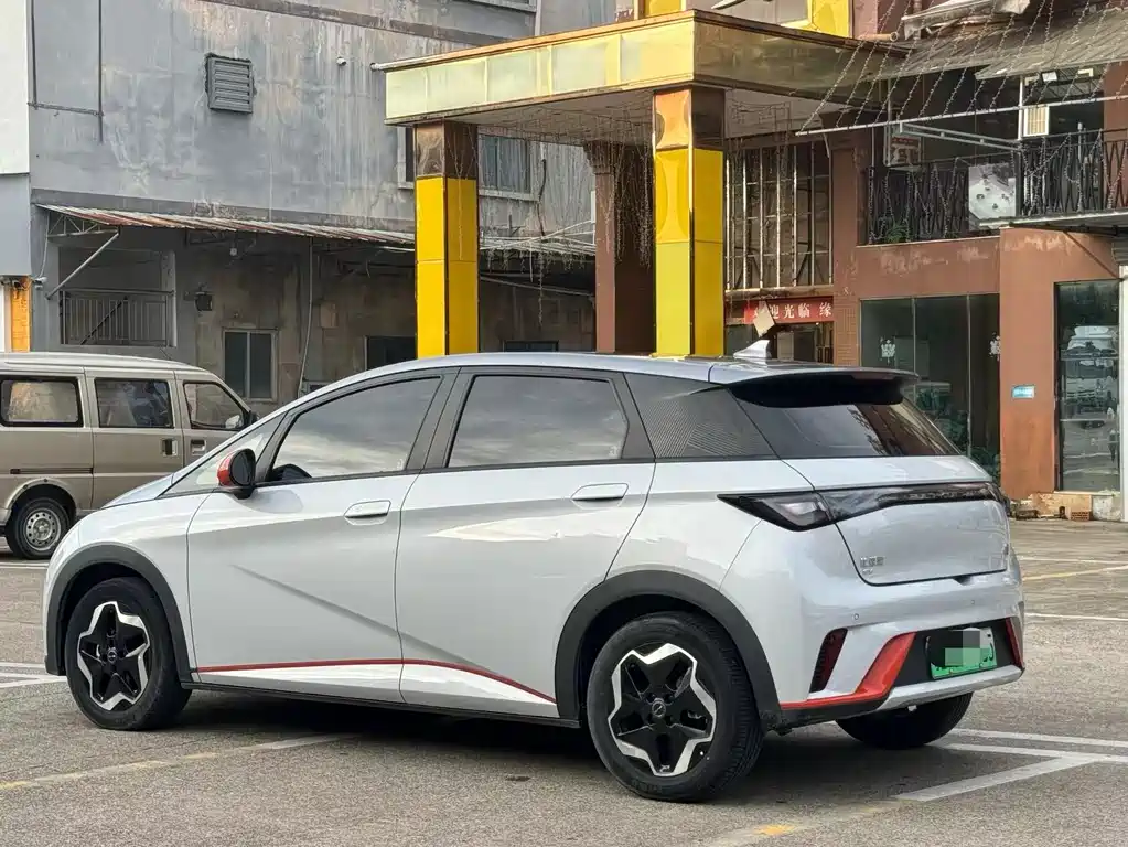 BYD Dolphin 2023