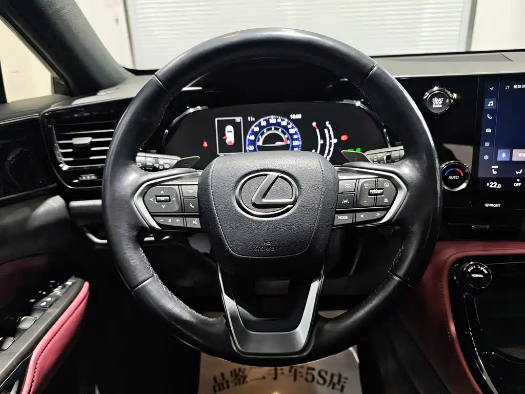 Lexus NX 2022