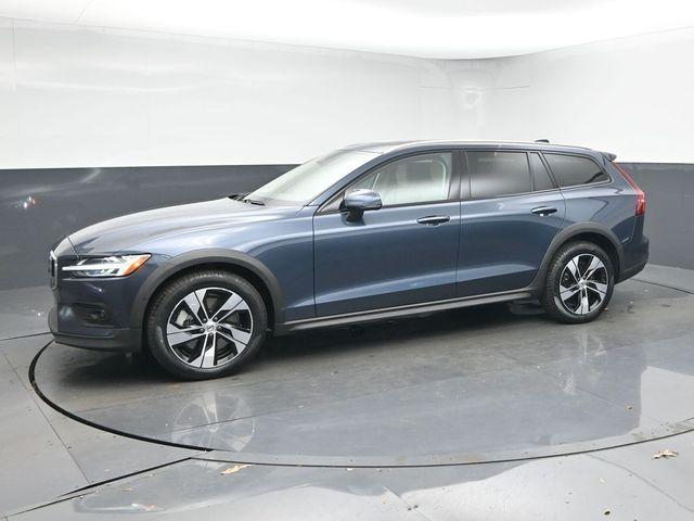 Volvo V60 Cross Country 2024