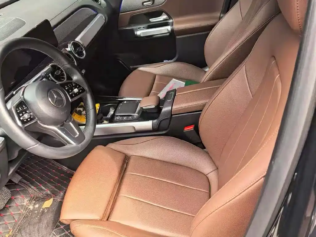 Mercedes-Benz GLB 2023