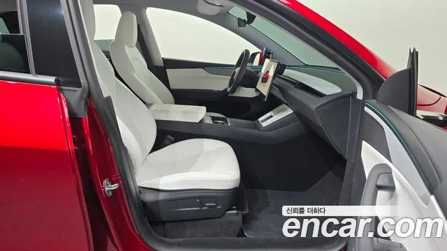 Tesla Model Y 2025